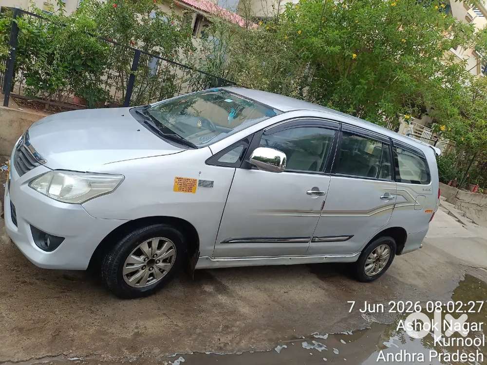 Toyota Innova 2012