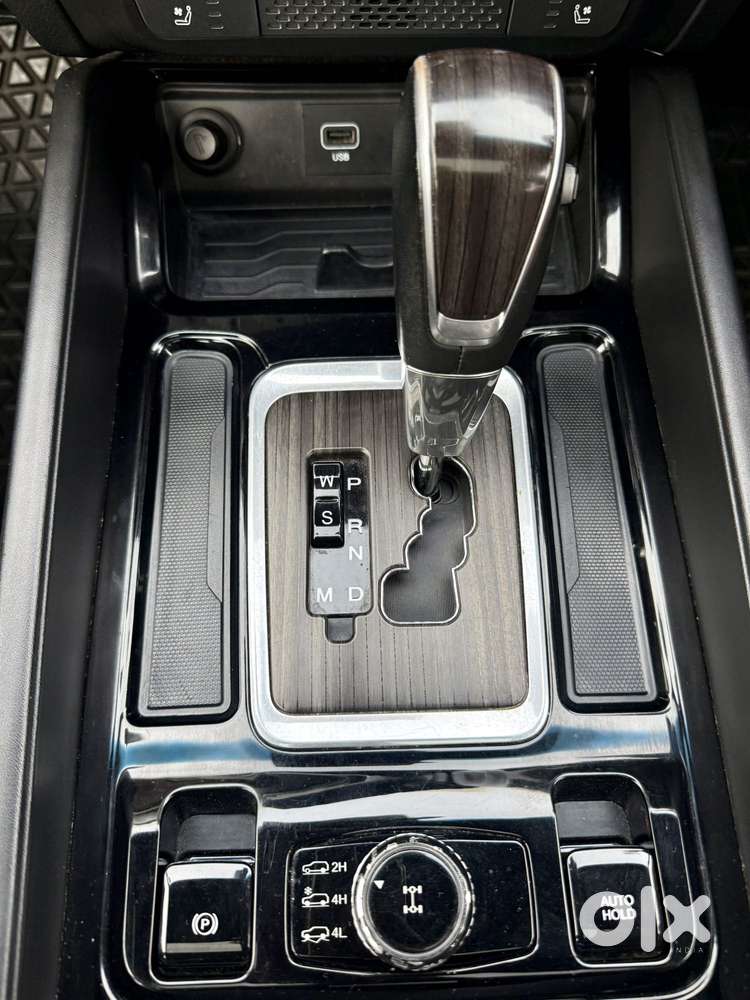 Mahindra Alturas G4 4x4 At, 2019, Diesel