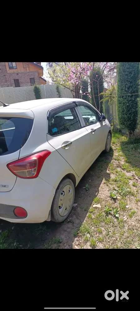 Hyundai Grand I10 2017 Petrol 45000 Km Driven