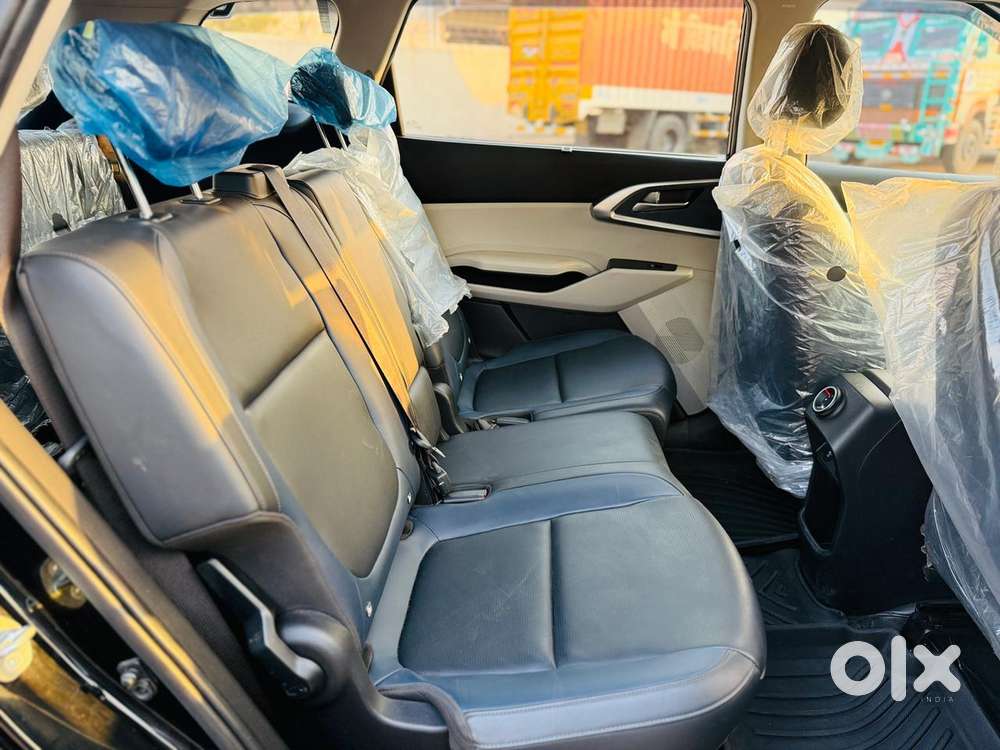 Kia Carens G 1.5 6mt Premium (o) 7-seater, 2025