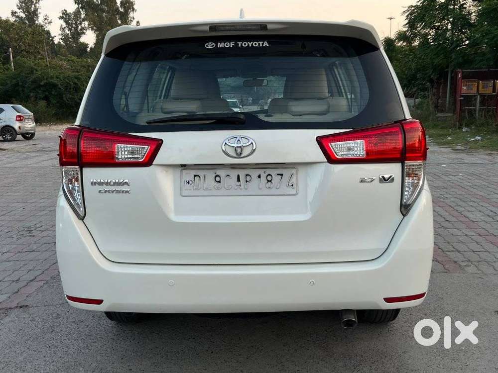 Toyota Innova Crysta 2.7v Mt, 2017, Petrol