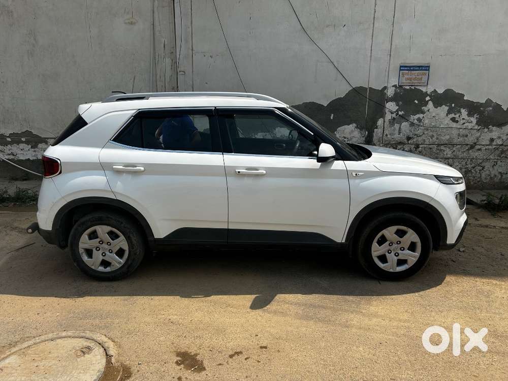 Hyundai Venue 2020 Petrol 56682 Km Driven