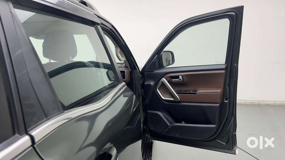 Mahindra Scorpio N Z8 Petrol At 7 Str, 2023, Petrol