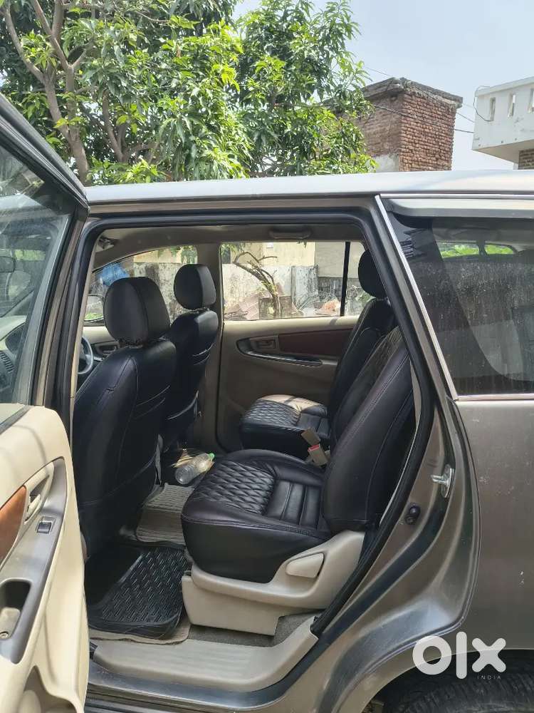 Toyota Innova 2014 Diesel 131110 Km Driven
