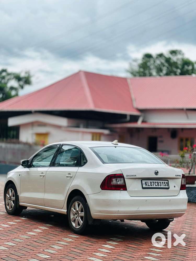 Skoda Rapid 2011-2013 1.6 Mpi Ambition Plus Alloy, 2014, Petrol