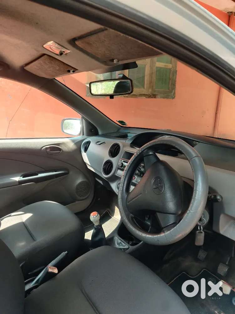 Toyota Etios Vx 2011. Sliver Colour G Option