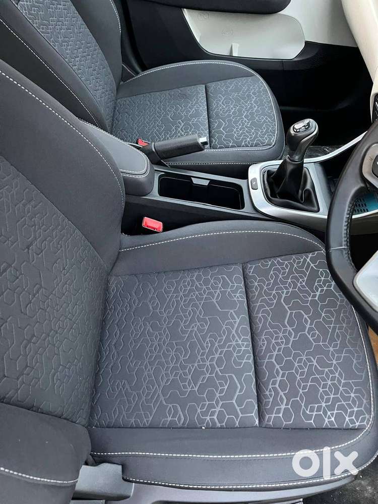 Sale Of Tata Altroz Top Model