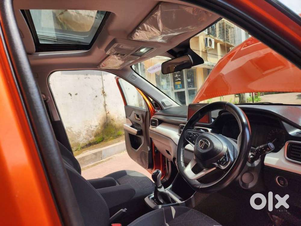 Tata Punch Creative Dual Tone Mt Sunroof, 2026, Petrol