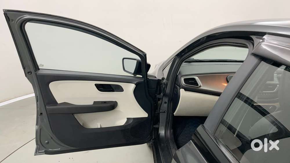 Tata Altroz 1.2 Xt, 2023, Petrol