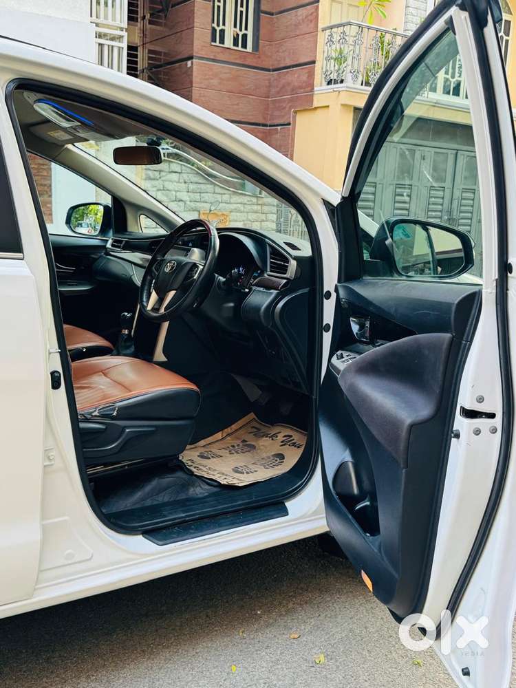 Toyota Innova Crysta 2.4 V 7 STR, 2023, Diesel
