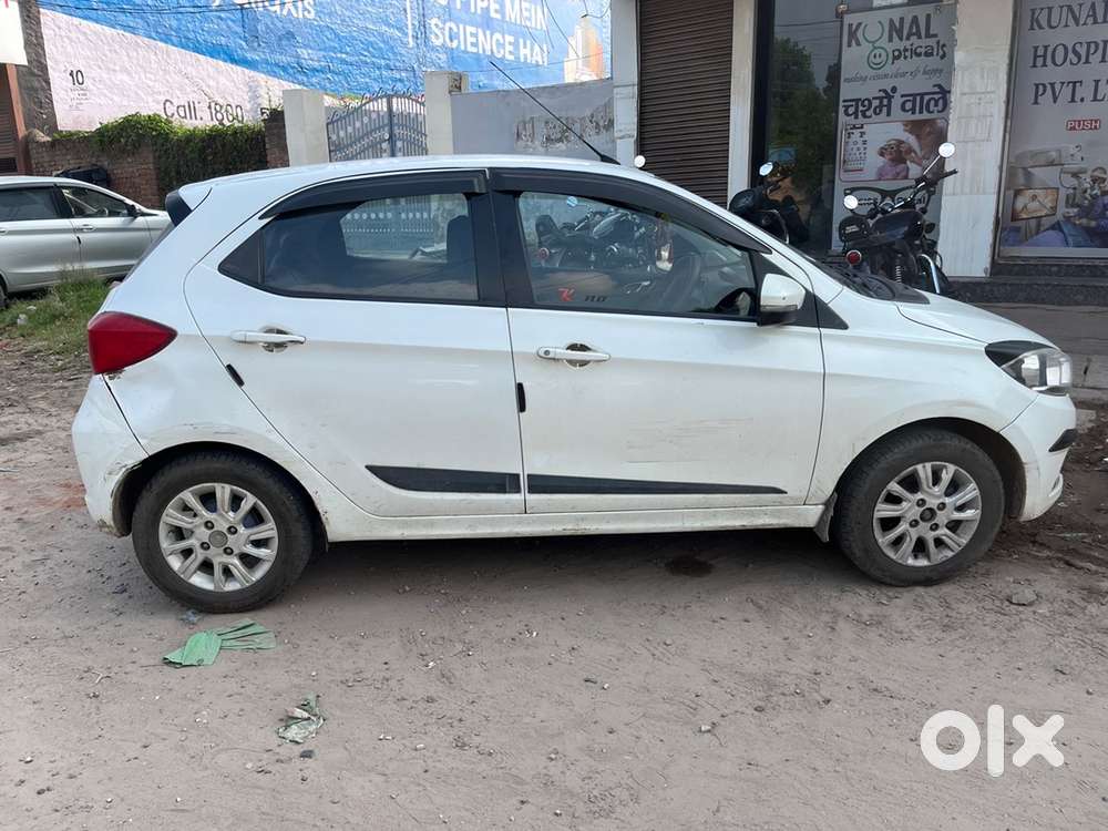 Tata Tiago Petrol 122369 Km Driven