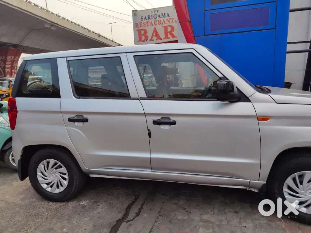 Mahandra Tuv300 Vehicle