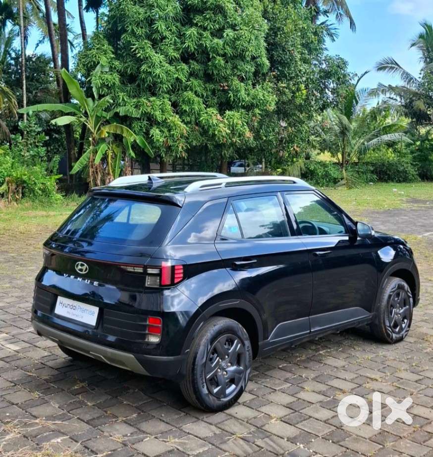 Hyundai Venue 1.2 S (o), 2023, Petrol