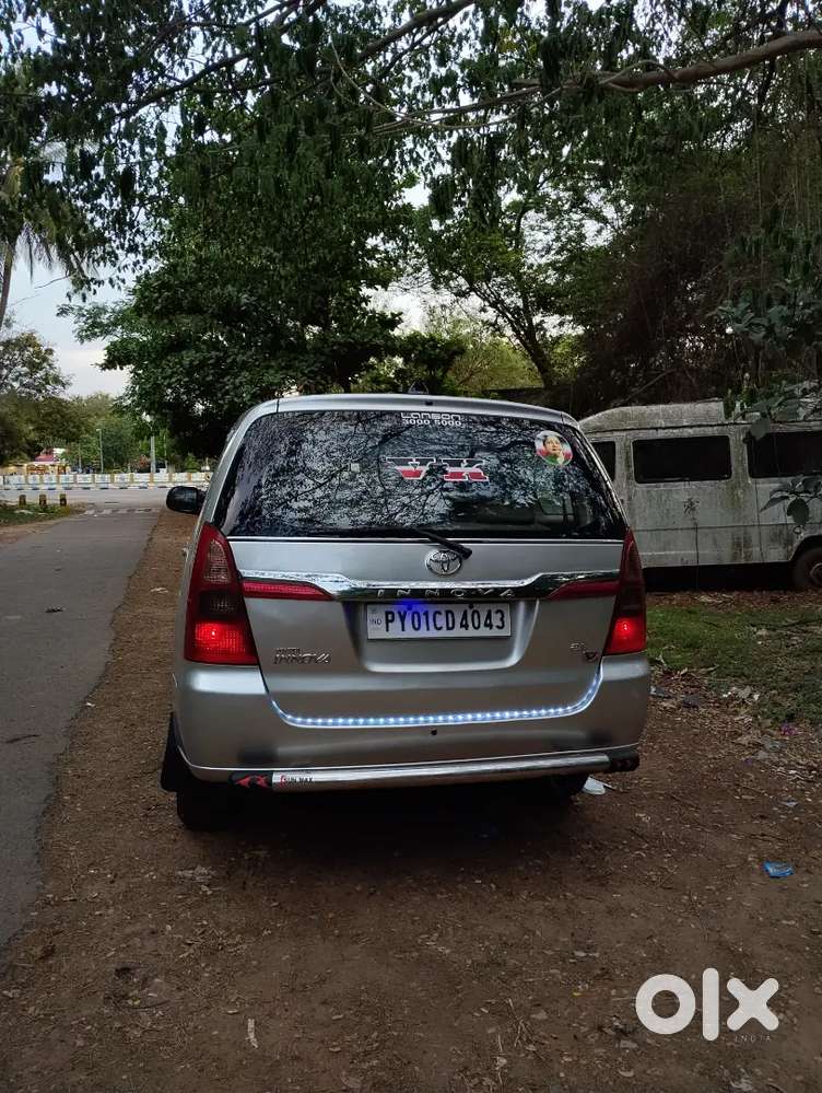 Toyota Innova 2006 Diesel 300000 Km Driven