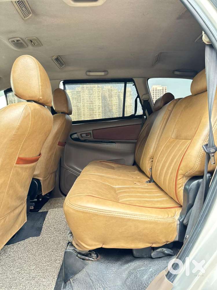 Toyota Innova 2.5 Gx (diesel) 8 Seater Bs Iv, 2015, Diesel