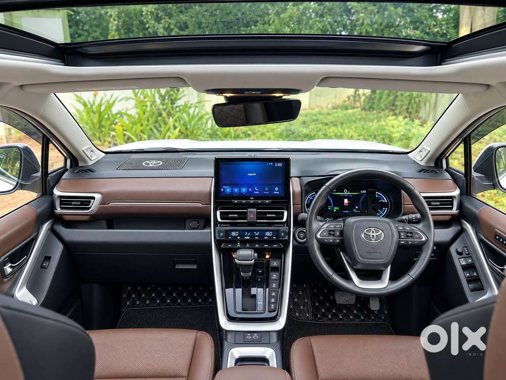 Toyota Innova Hycross 2.0 Zx (o) Hybrid 7 Str, 2025, Petrol