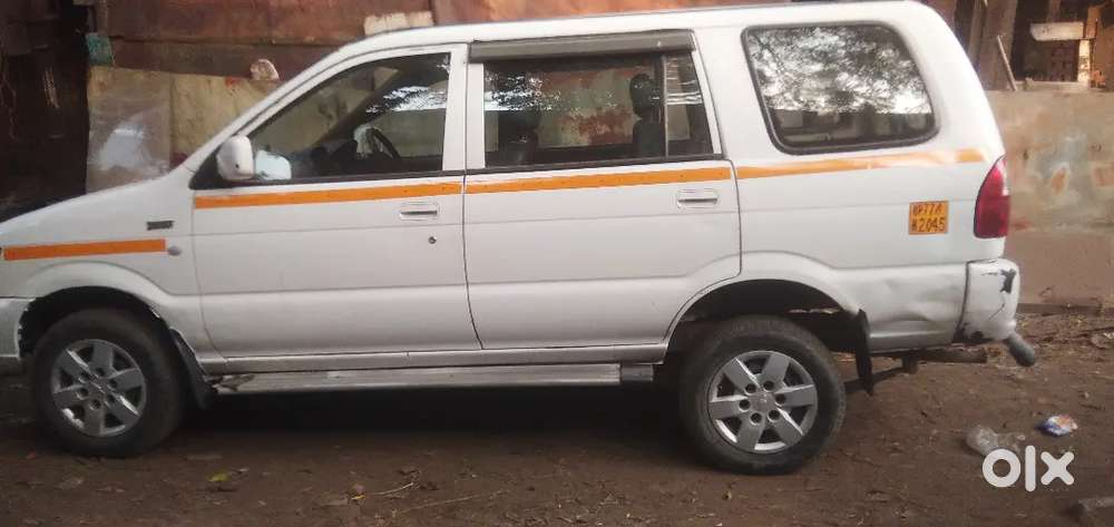 Chevrolet Tavera Neo 2017 Diesel 80000 Km Driven