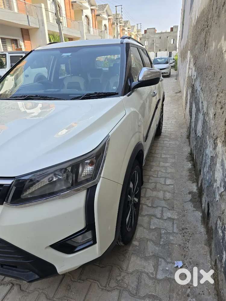 Xuv 300 W6 1.5l Automatic Bs6 Well Maintained Showroom Condition