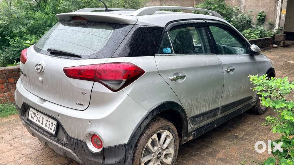 I20 Active Top Variant With Kry Less Entry