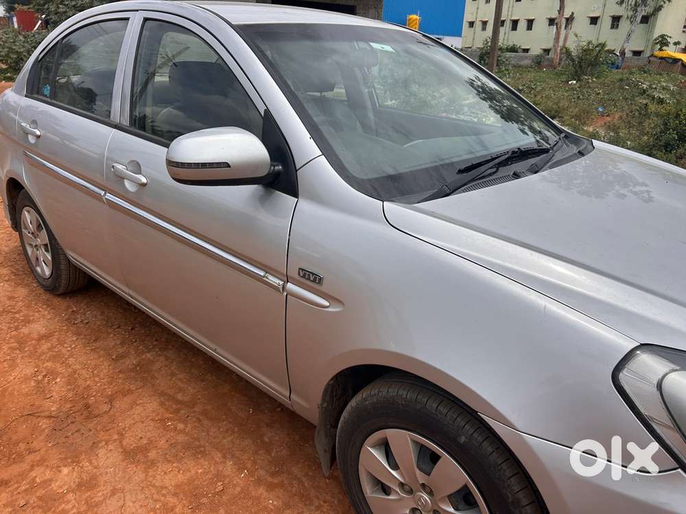 Hyundai Petrol Manual 2011
