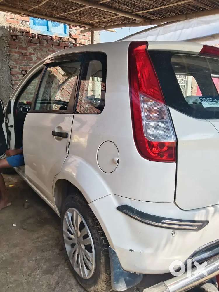 Ford Figo Petrol Lxi 2014 Year