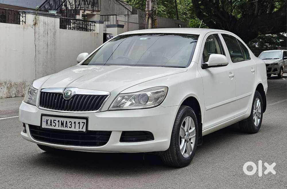 Skoda Laura 1.8 Tsi Ambiente, 2012, Petrol