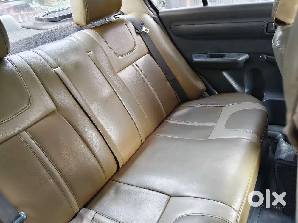 Swift Dzire Tour (diesel) Vdi 
 Model : 2015  
Owner : 3 
 Insurance :