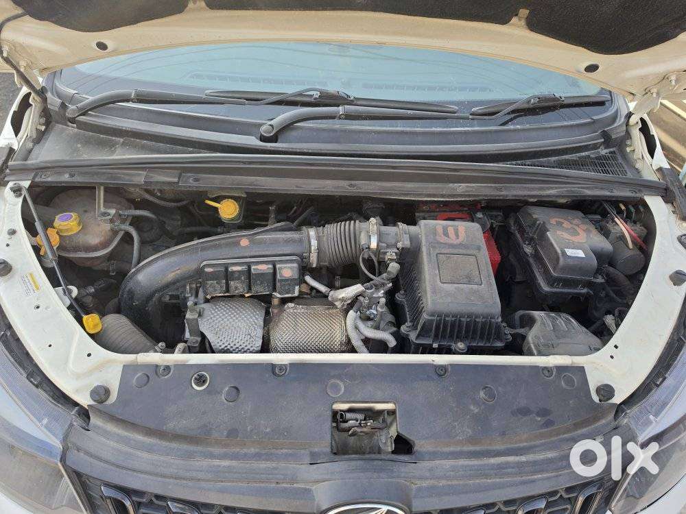 Mahindra Marazzo M4, 2021, Diesel