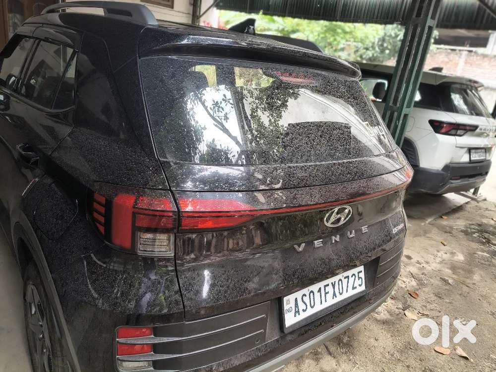 Hyundai Venue 2024 Diesel 37000 Km Driven