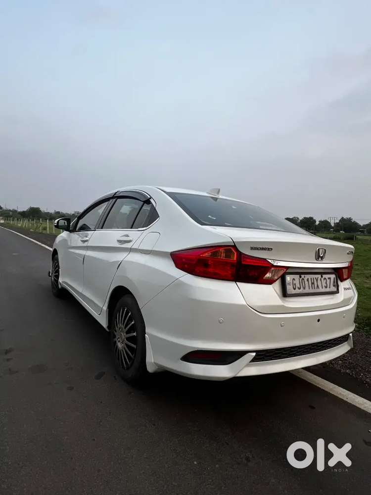 Honda City 2018 Sv 1.5 I-vtec Petrol + Cng  75,000 Km
