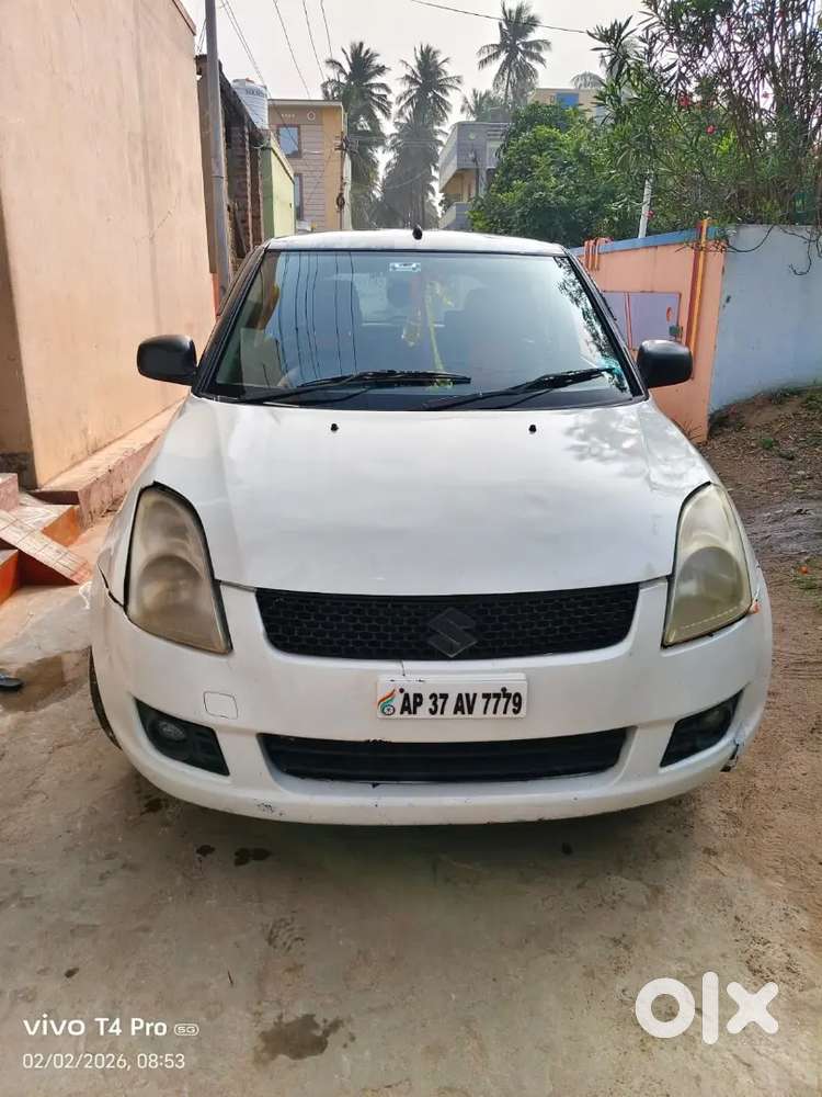 Well Maintained Good Condition Swift Diesel Car