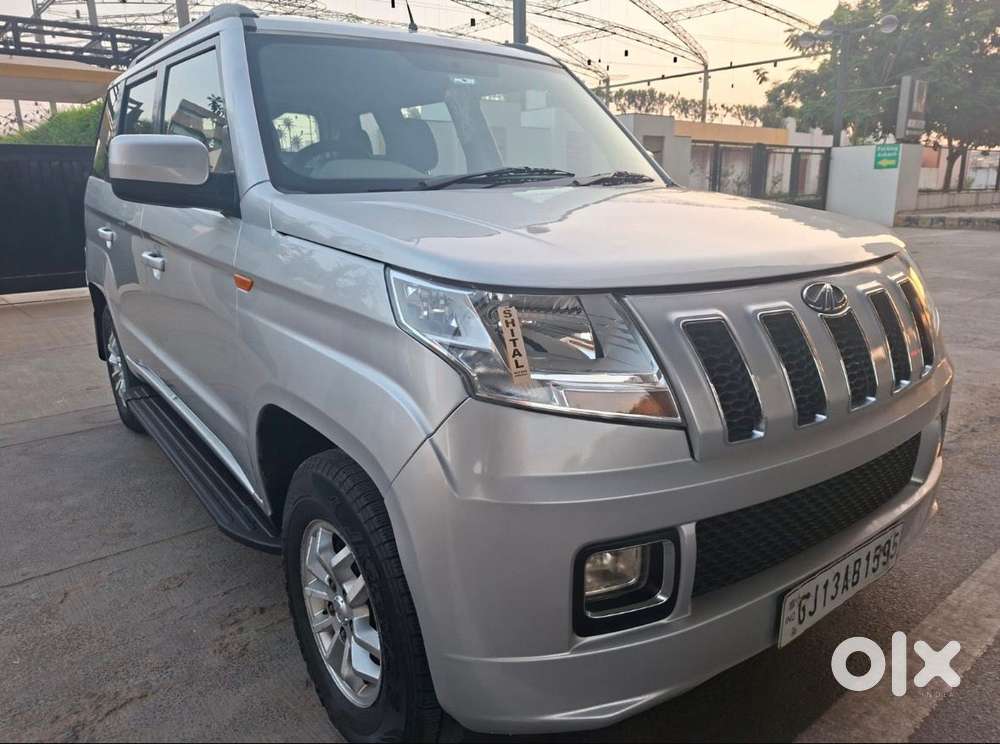 Mahindra Tuv 300 T10 Amt Dual Tone, 2016, Diesel