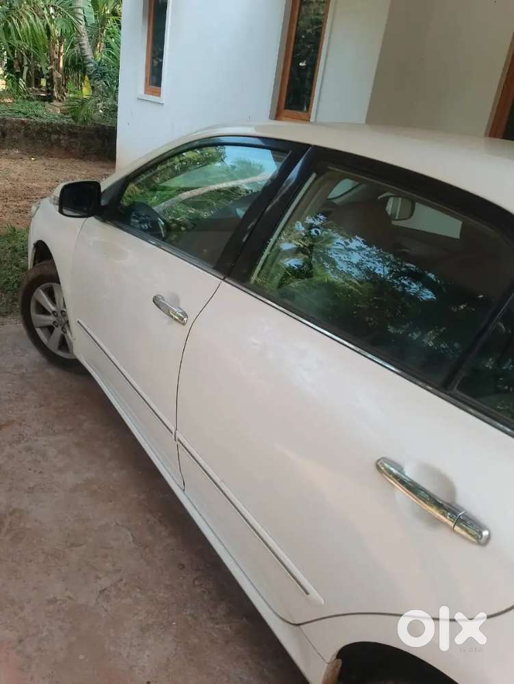 Toyota Corolla Altis 2010