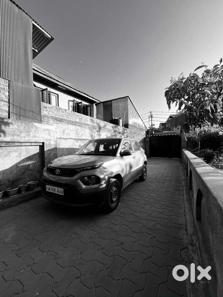 2022 Tata Punch Petrol Manual