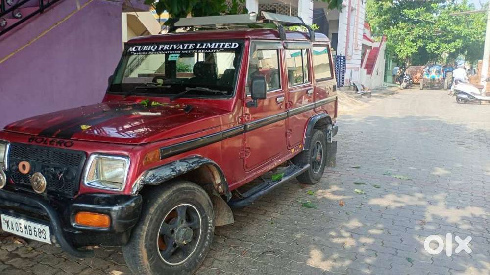 7 Seaters Red Colour