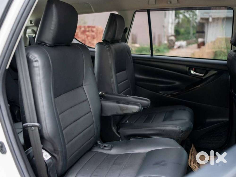 Toyota Innova Crysta 2.4 G Plus Mt 8 Str, 2026, Diesel