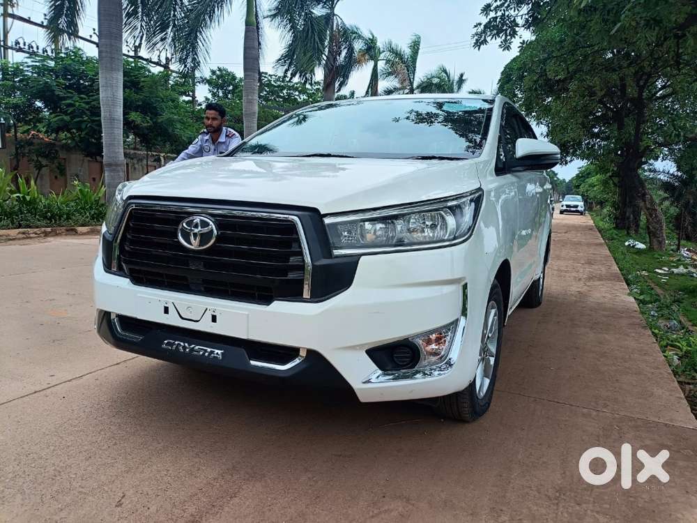 Innova Crysta Gx 8 Seater Feature Loaded.