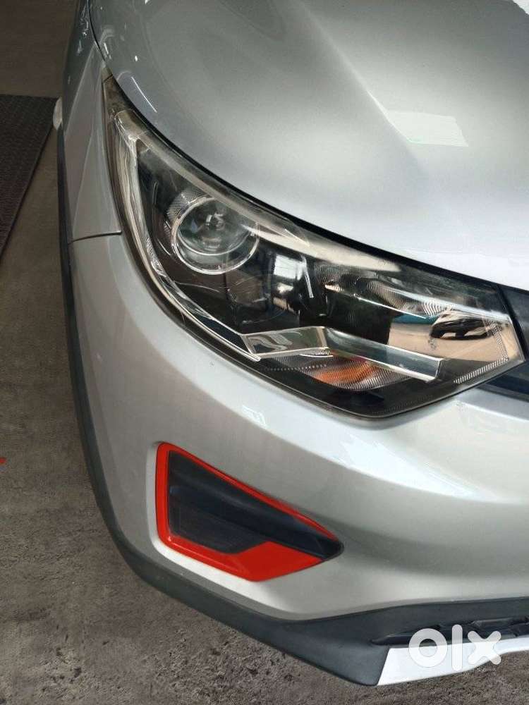 Renault Triber Rxz, 2019, Petrol