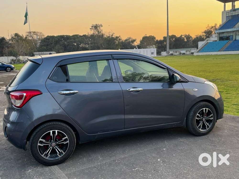 Hyundai Grand I10 Magna 2018 (petrol + Cng)  1st Owner  Govt Employe