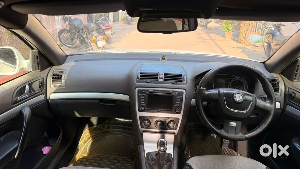 Skoda Laura Model 2011 Excellent Condition 1st Owner