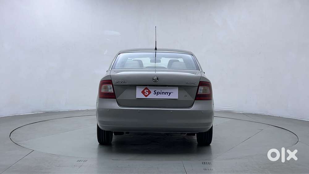 Skoda Rapid 1.6 Mpi Elegance, 2014, Petrol