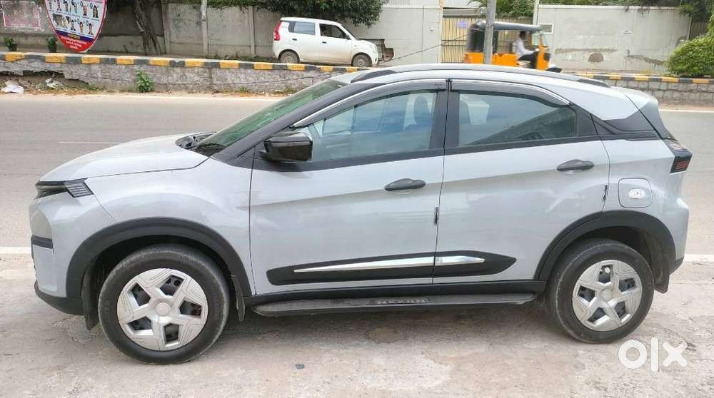 Tata Nexon, 2024, Petrol