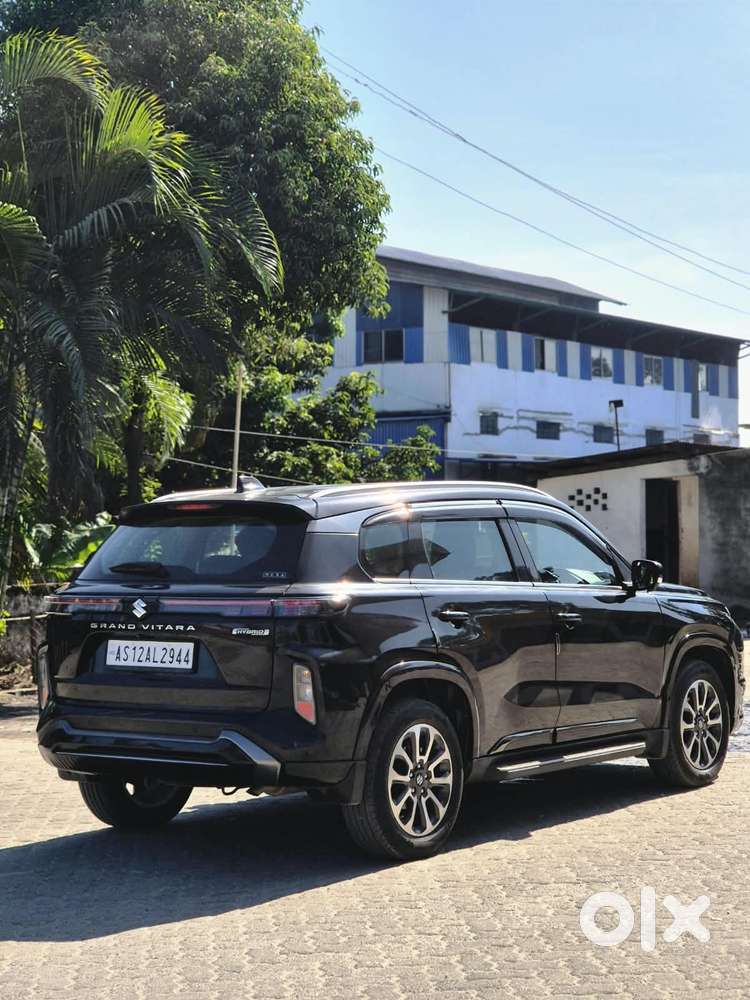 Maruti Suzuki Grand Vitara 1.5 Alpha Plus Intelligent Hybrid Ecvt, 2..
