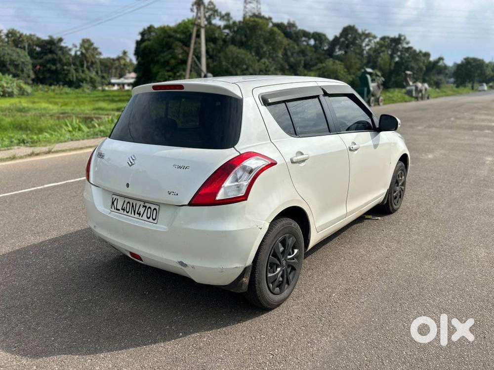 Maruti Suzuki Swift Vxi + Manual, 2017, Petrol
