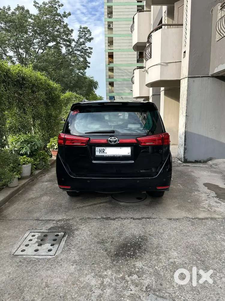 Toyota Innova Crysta 2024