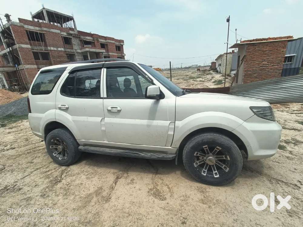 Tata Safari Storme 2017