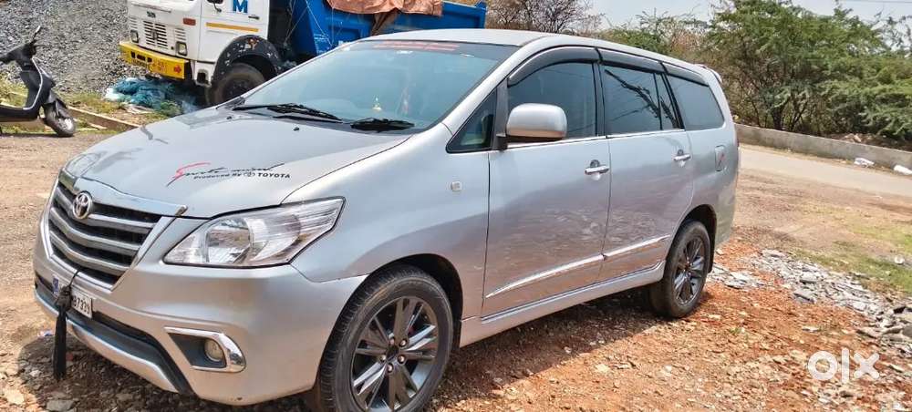 Toyota Innova 2014 Diesel Well Maintained