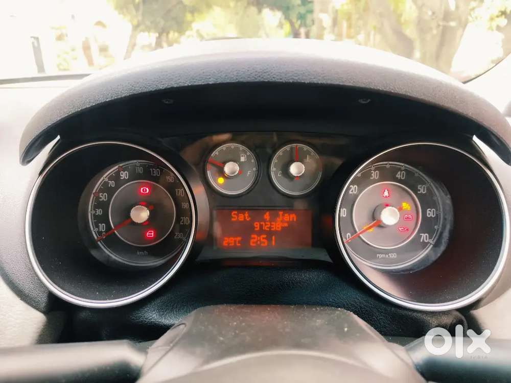 Fiat Avventura 2015 Diesel 94000 Km Driven