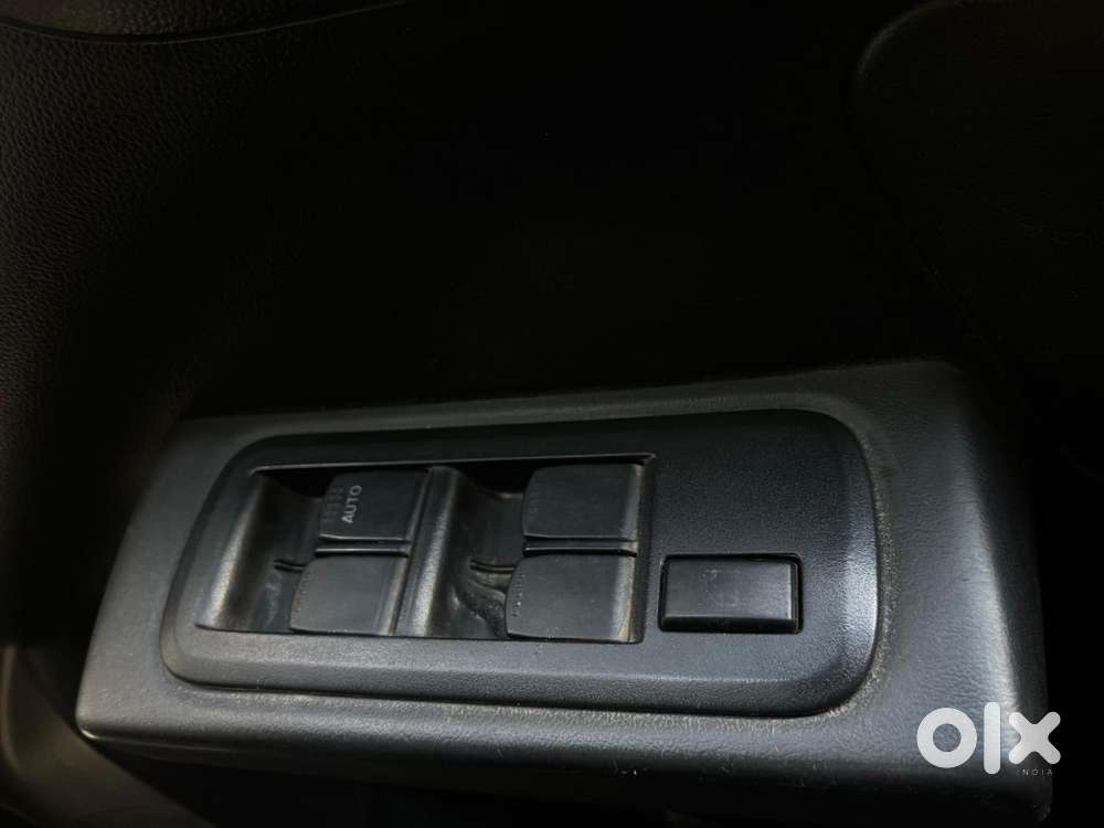 Maruti Suzuki Swift Lxi Optional-o, 2021, Petrol