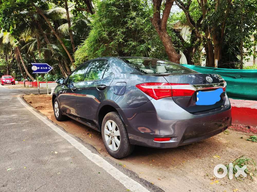 Toyota Corolla Altis 2015 Petrol Well Maintained